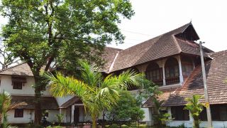 Rangavilasam Palace and Outhouse, East Fort